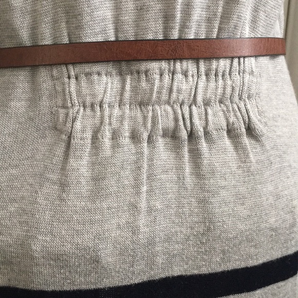 Striped Asymmetric Sleeveless Cardigan - Picture 5 of 7